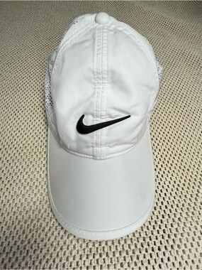 Nike women golf hat one size white